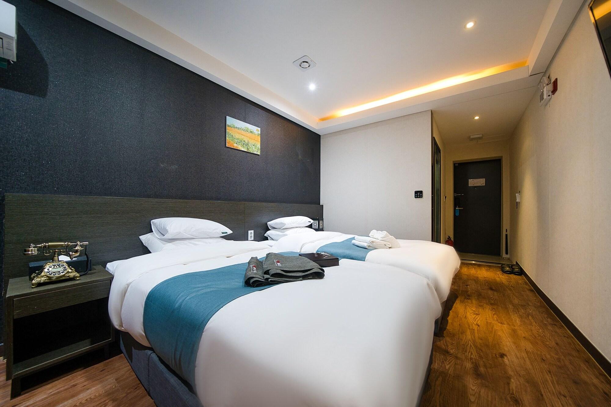 Suwon Dono1796 Hotel Dış mekan fotoğraf